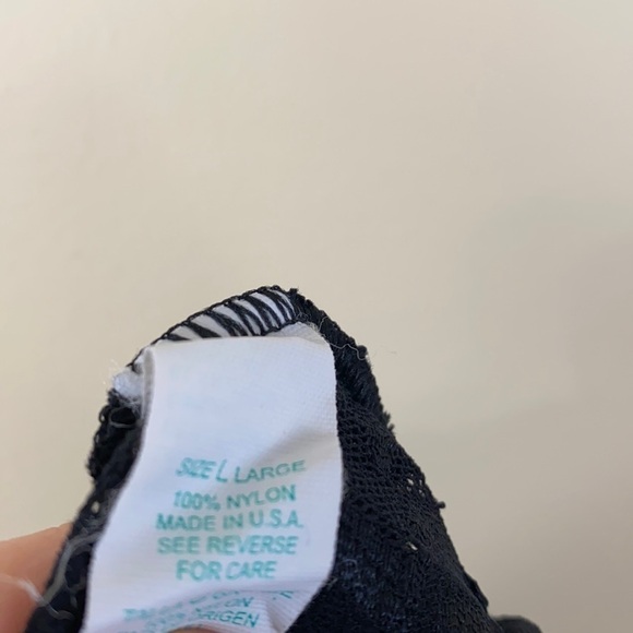 LACE top - Picture 4 of 4